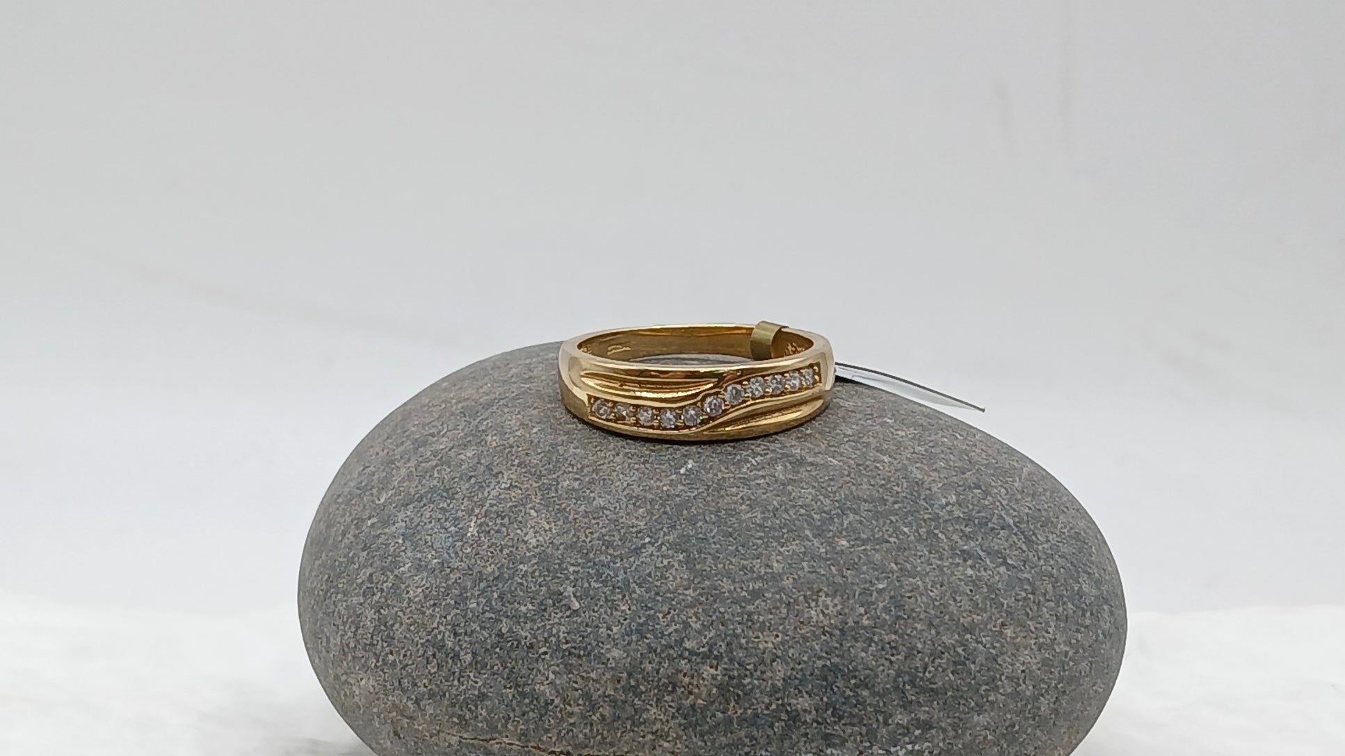 14k Alliance Ring - Golden Simplicity