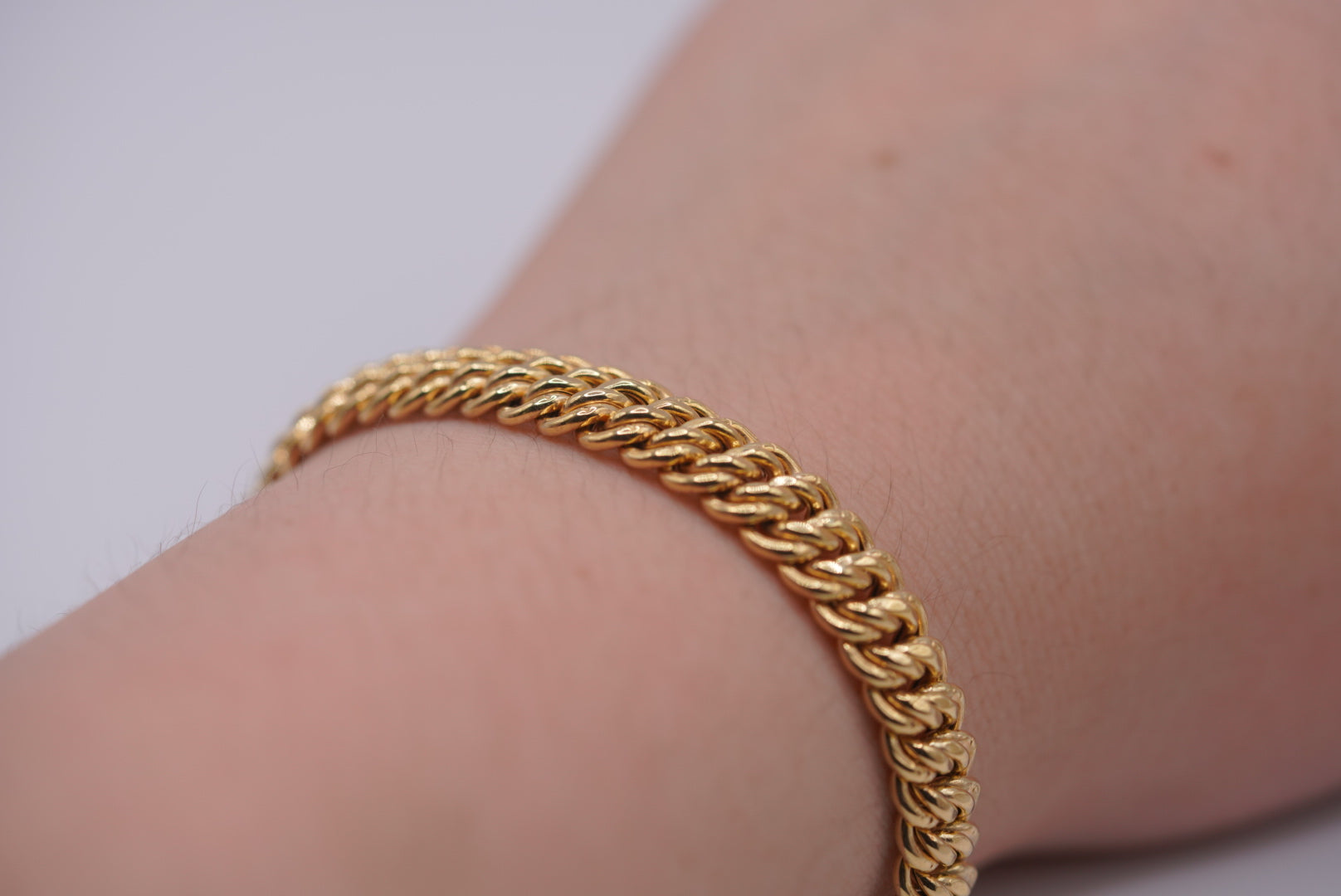 14k Linked Bracelet - Royal Style