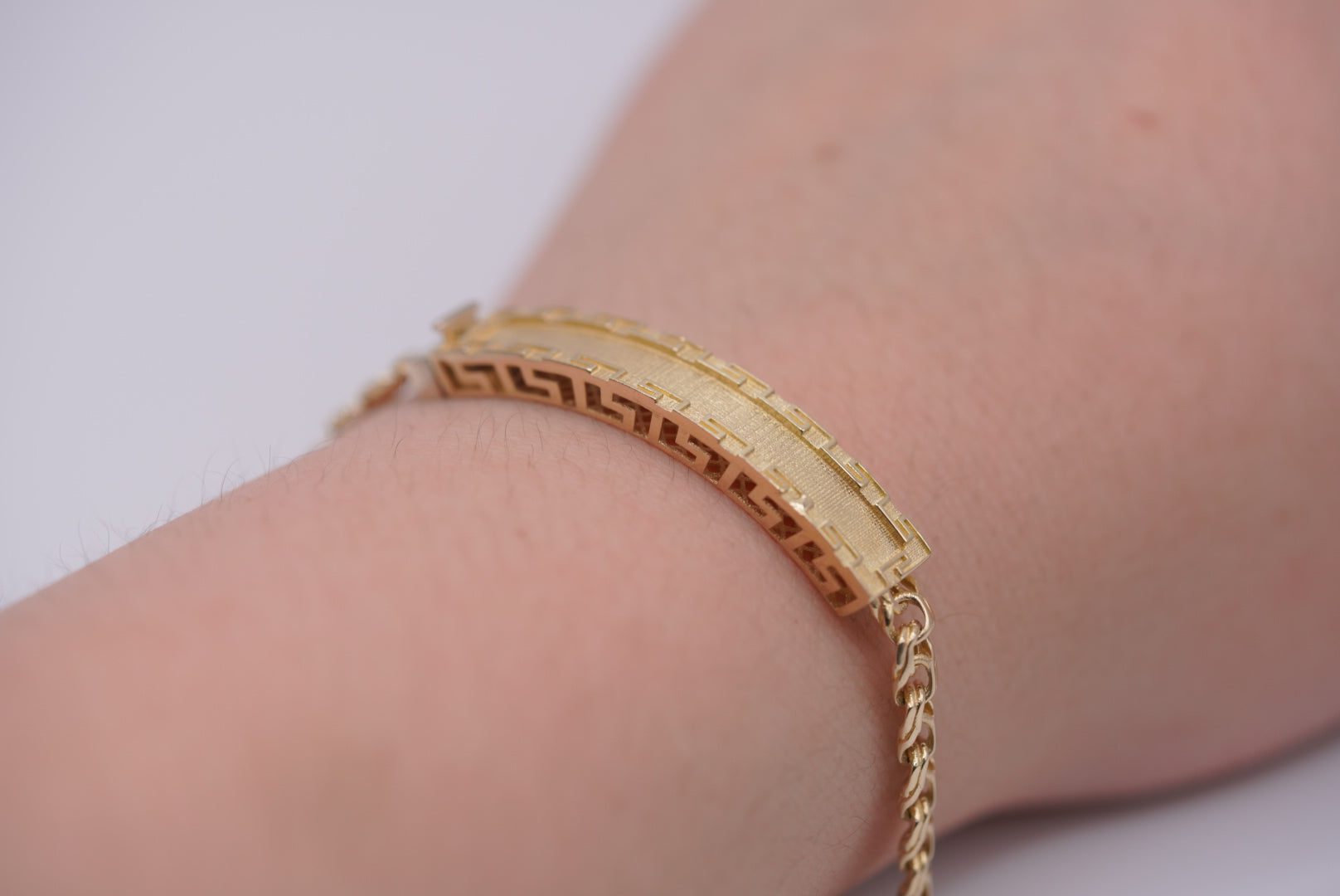 10k Unique Plate Bracelet - Royale Design