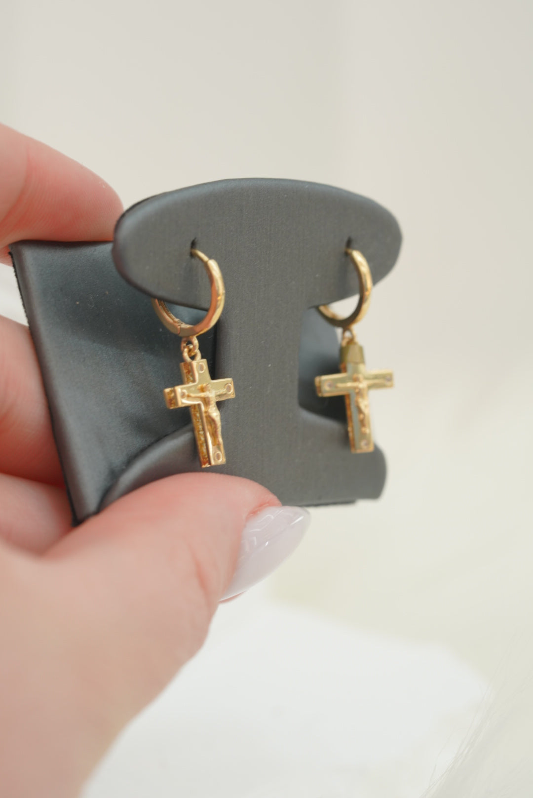 14k Hoops - Christ Cross