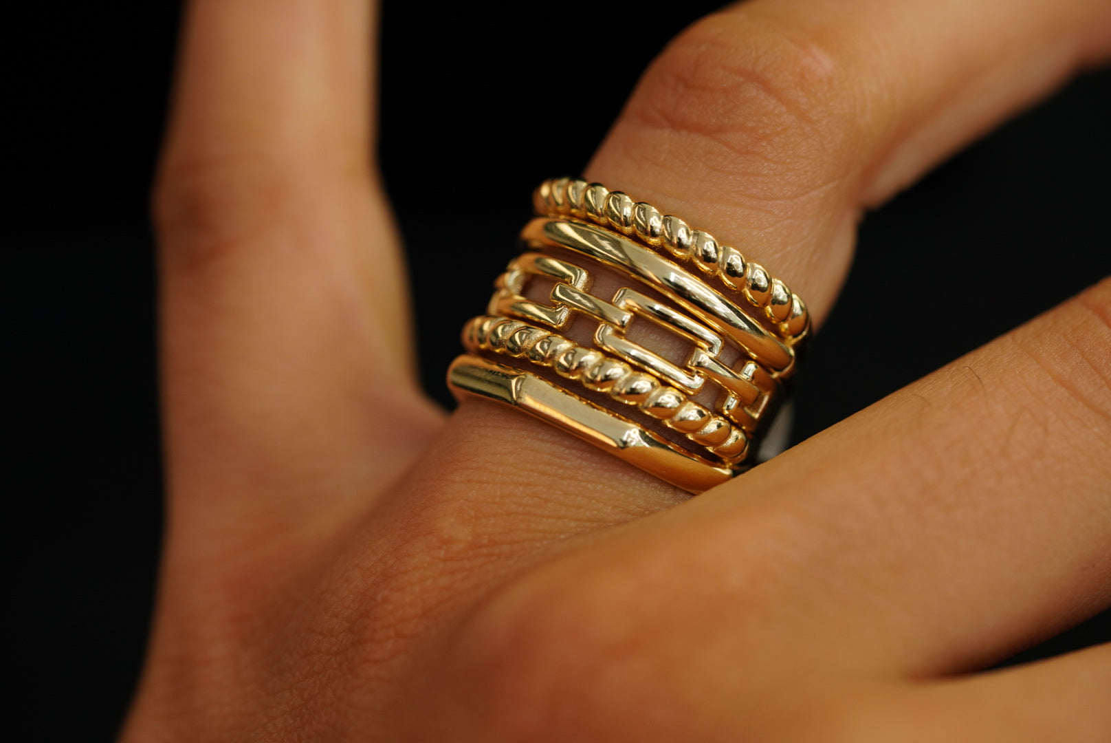 14k Thick Design Ring