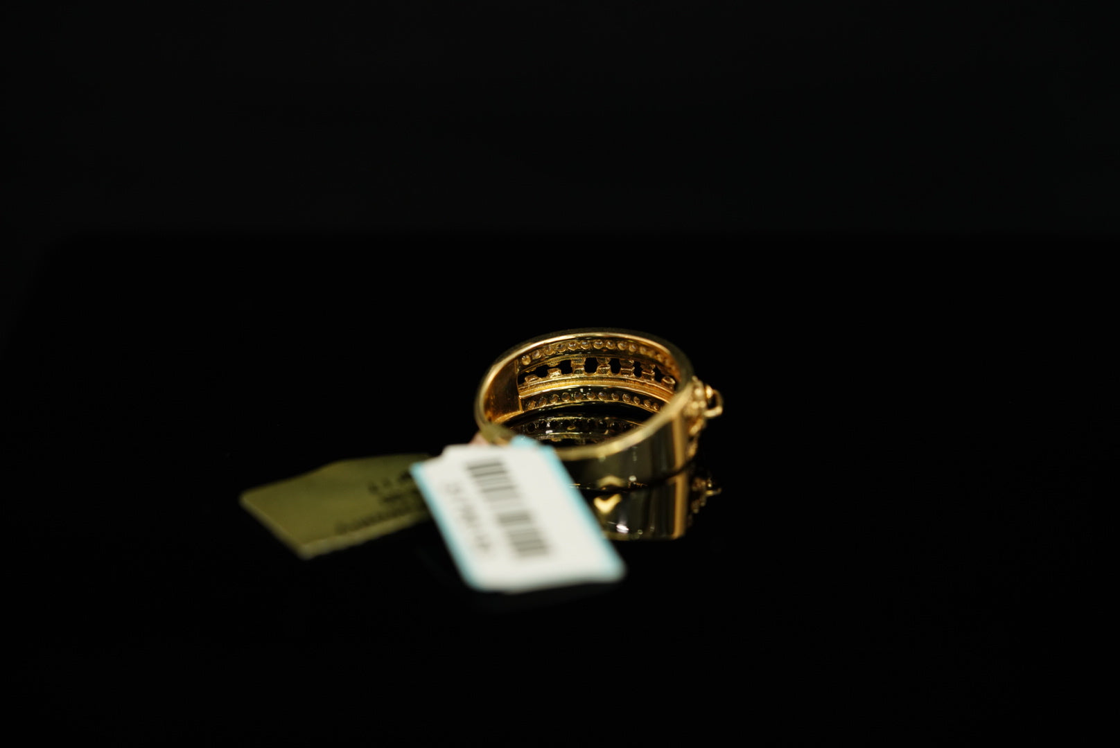 14k Gold Clasp Ring