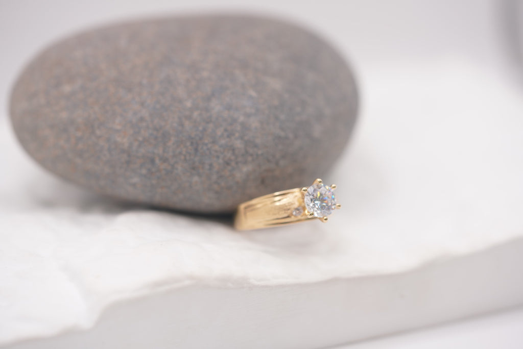 14k Engagement Ring - Classic Love