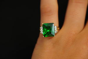 14k Green Crystal Ring