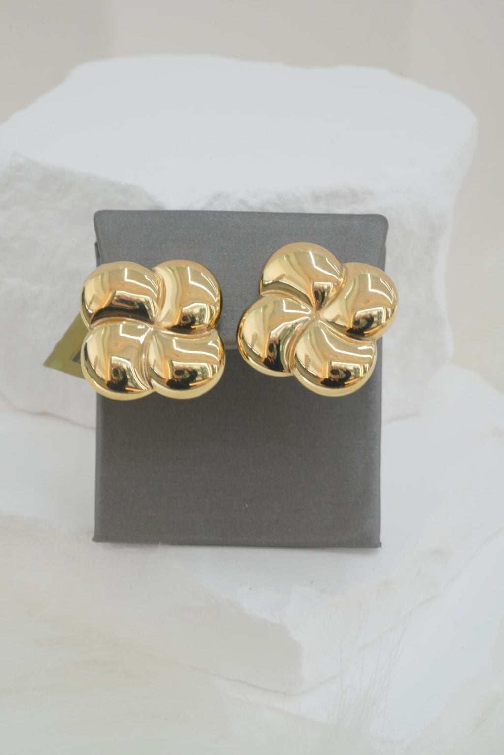 14k Earrings - Bold Puffy Flowers