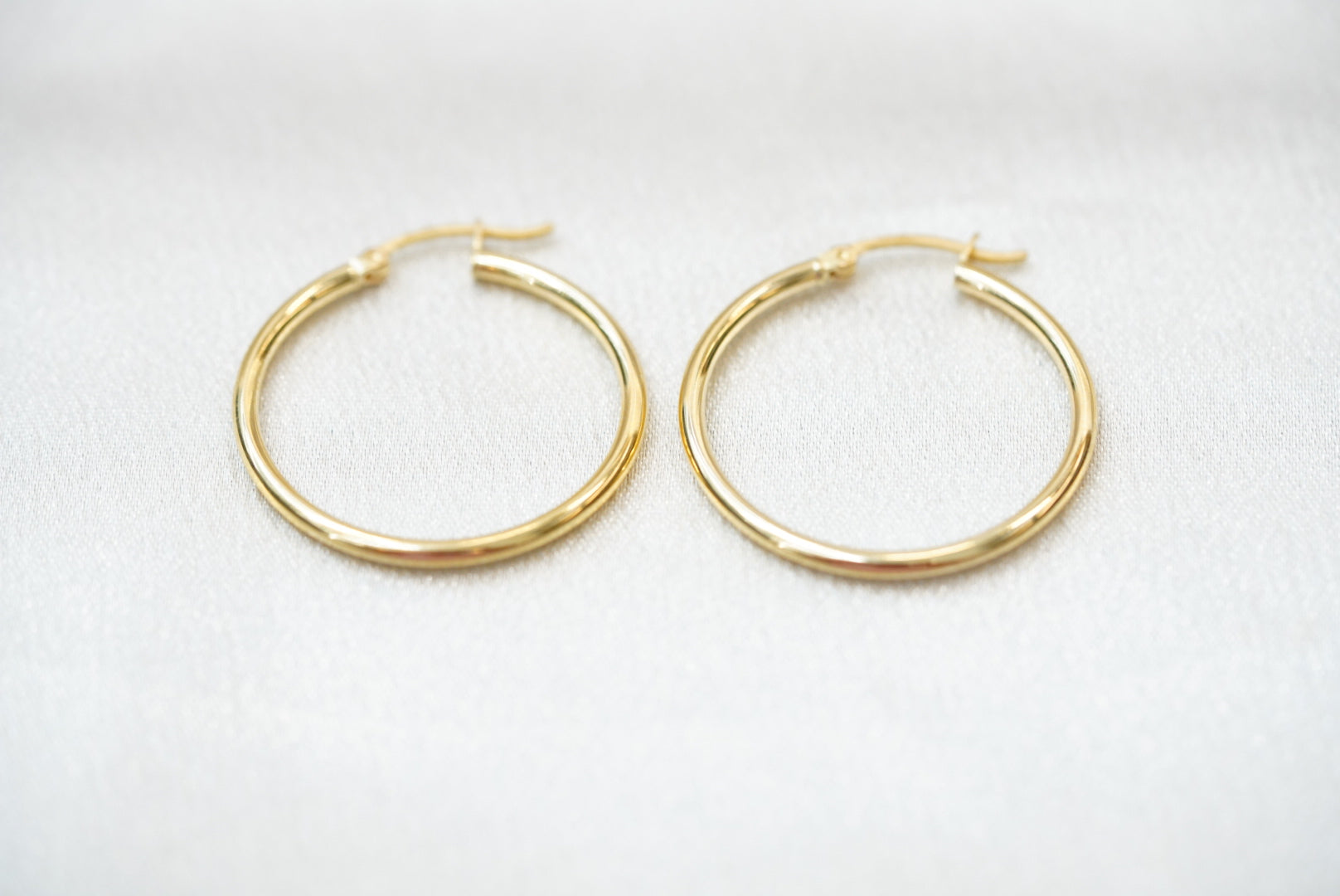 10k Thin Plain Hoops - Delicate & Timeless