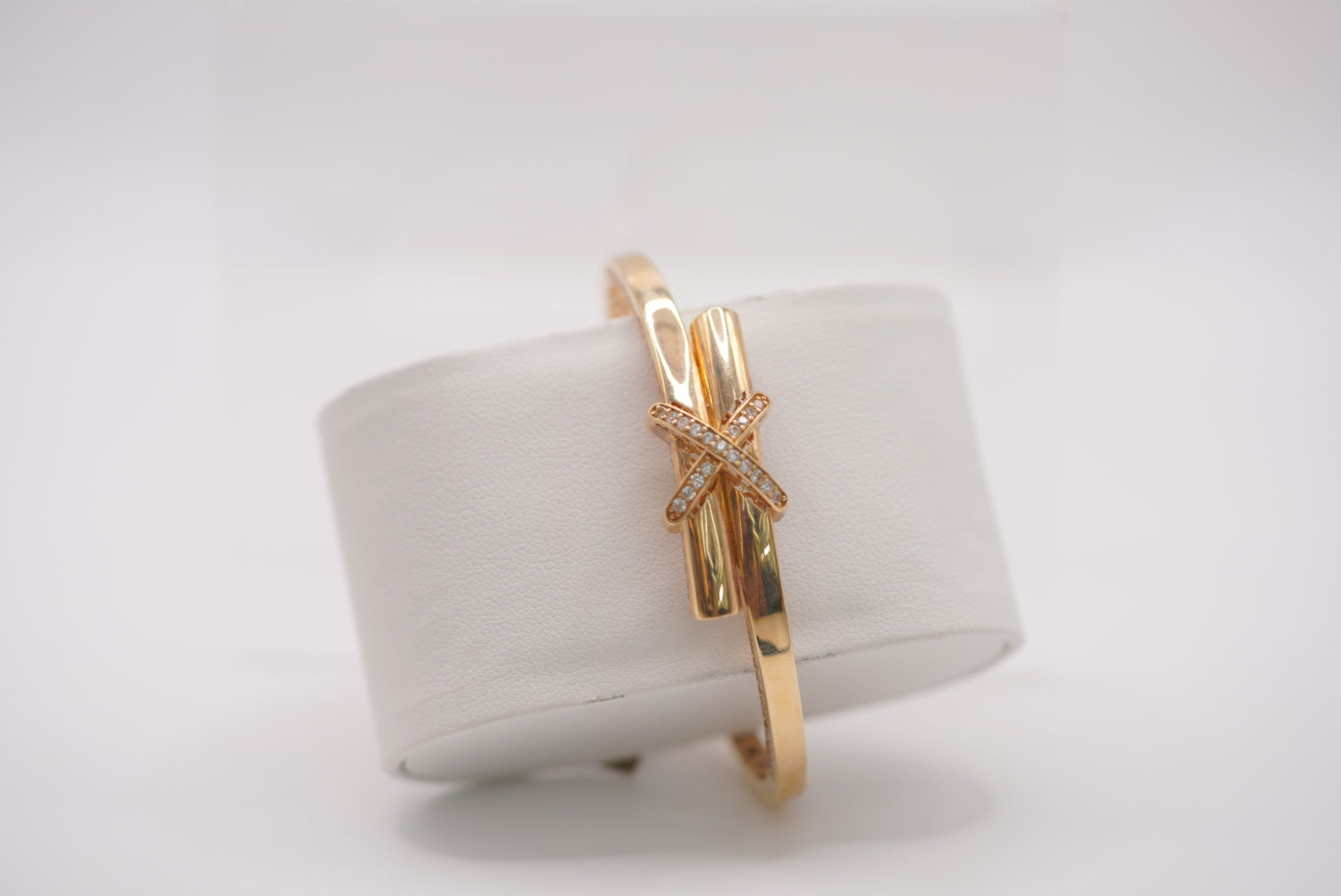 14k Women’s Bracelet - Pure Detail