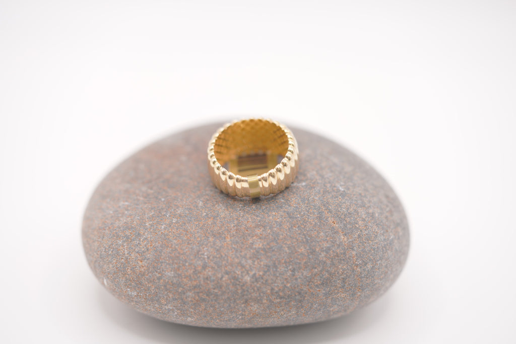 14k Women’s Ring - Pure Elegance