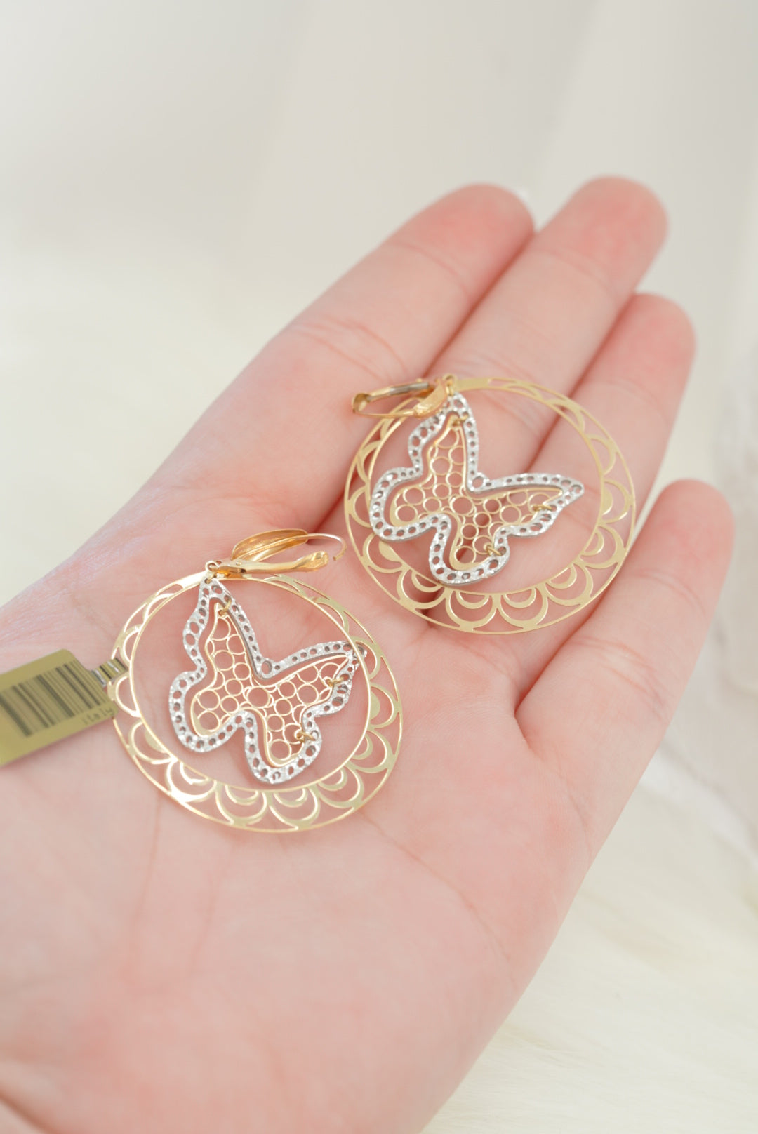 14k Earrings - Butterfly Circle