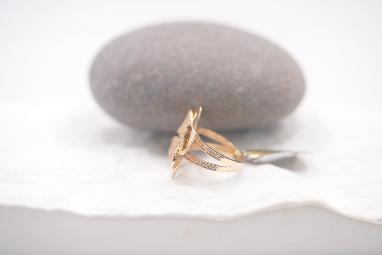 14k Women’s Ring - Butterfly Whispers