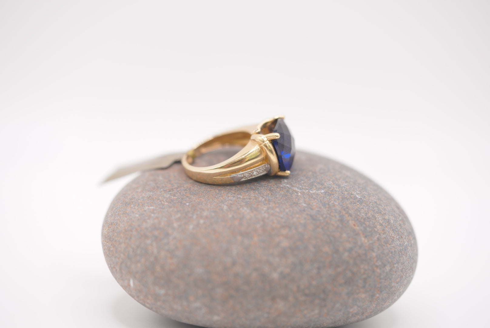 14k Women’s Ring - Blue Stone