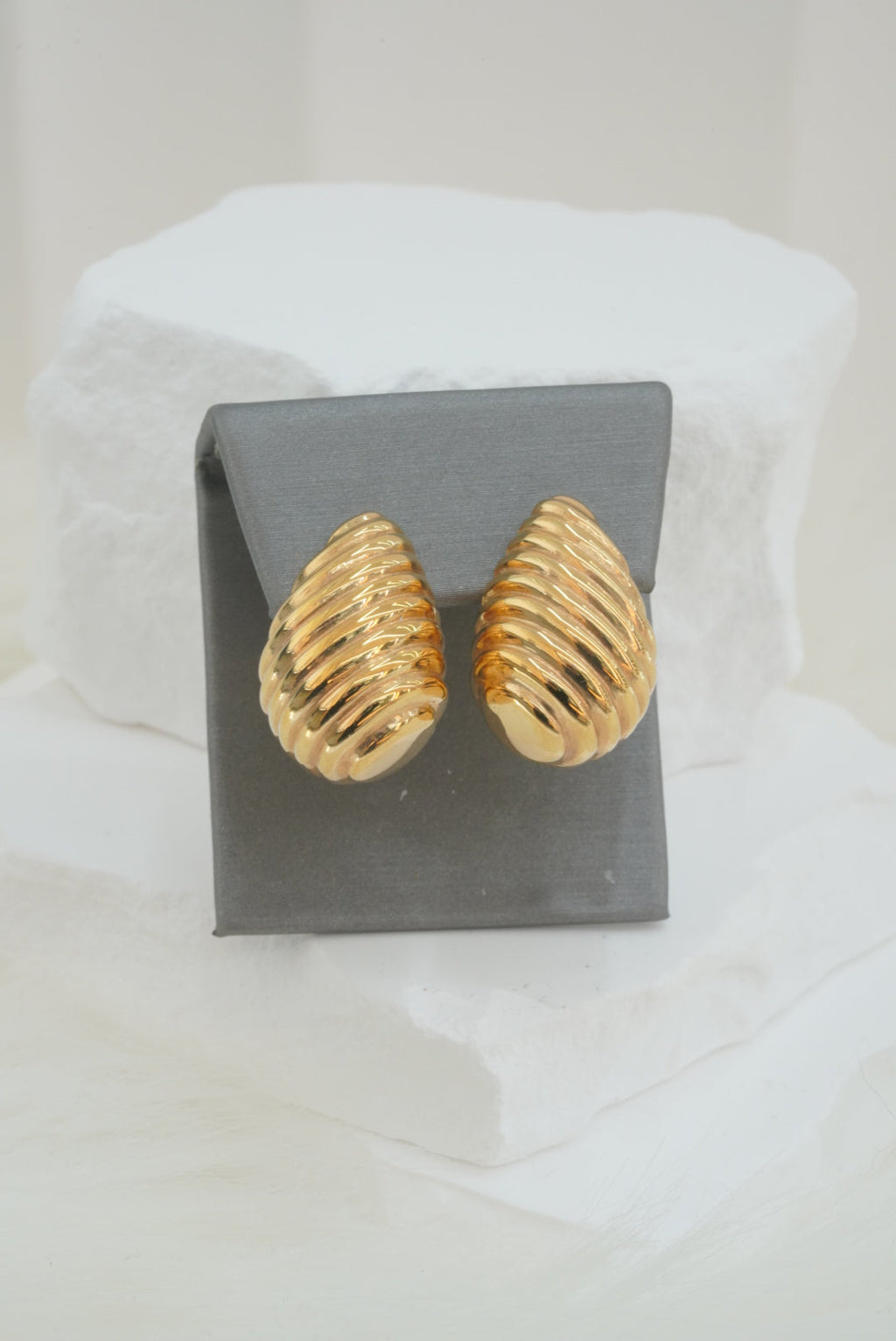 14k Earrings - Lined Drops