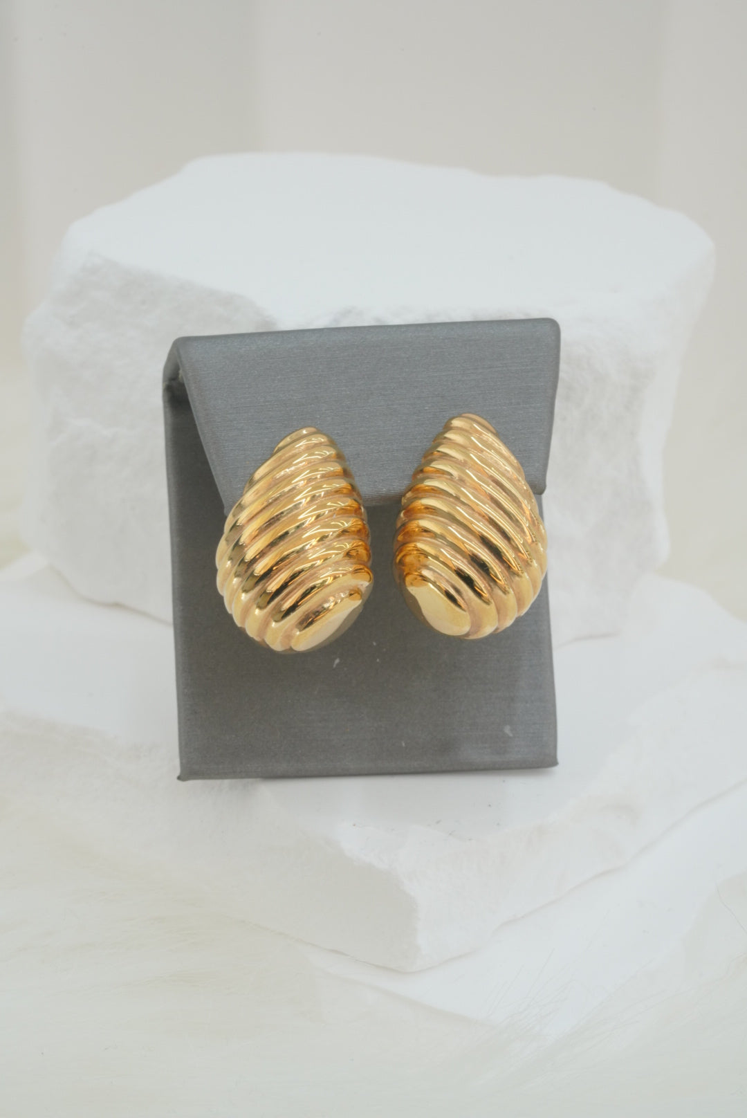 14k Earrings - Lined Drops