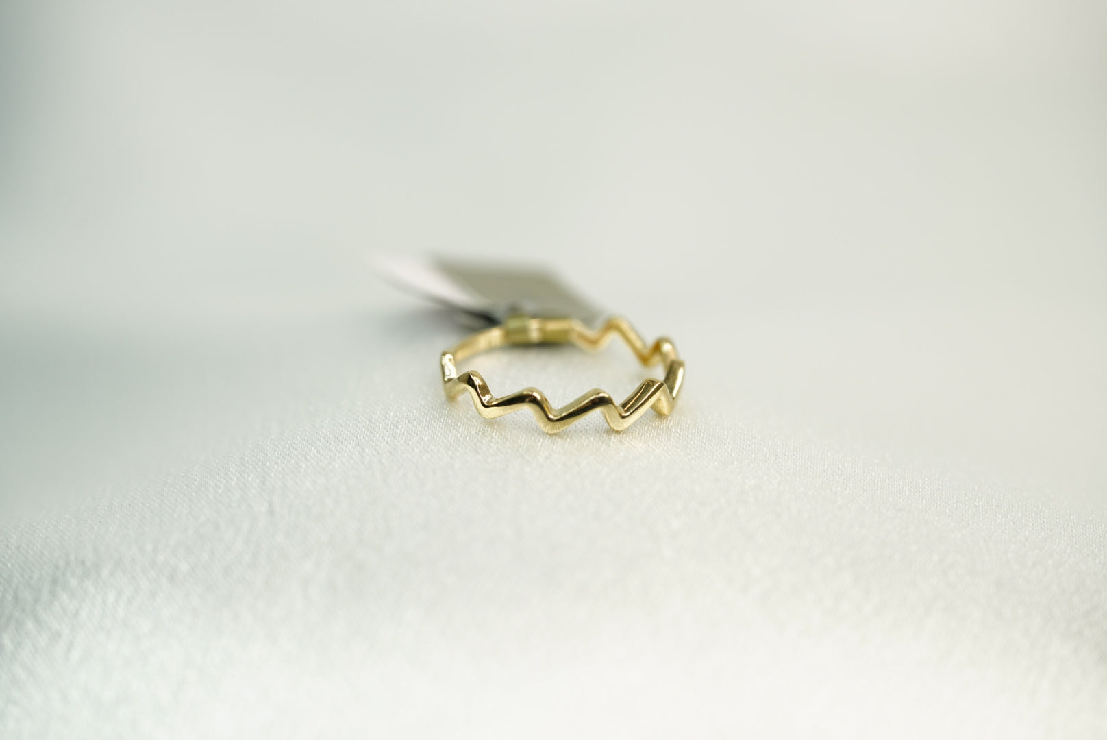 14k Triangle Lines Ring