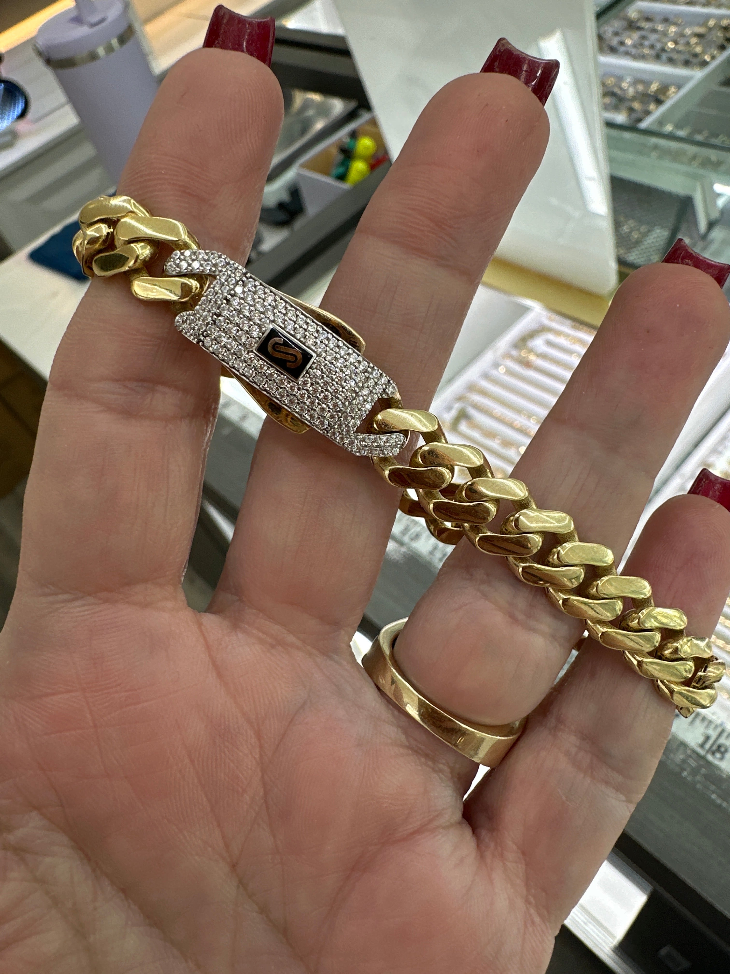 10k bracelet 1.550$