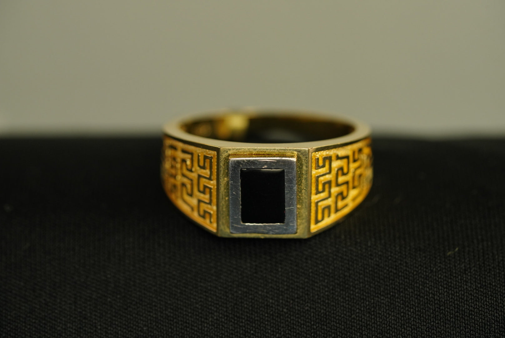 14k Black Stone White and Gold Ring