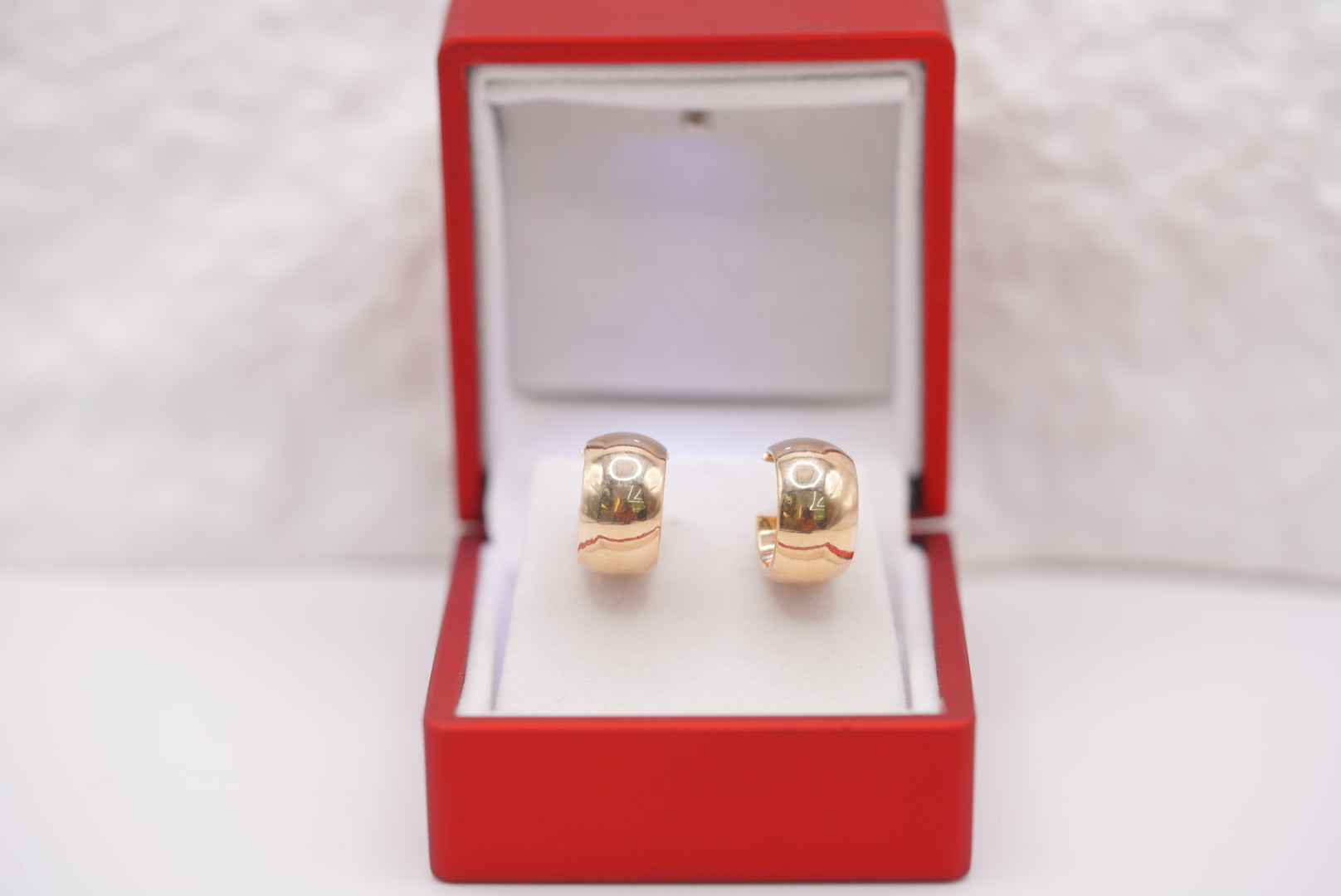 14k Hoop Earrings - Timeless Glow