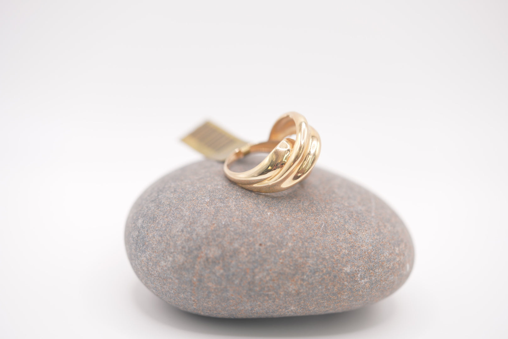 14k Women’s Ring - Classic Elegance