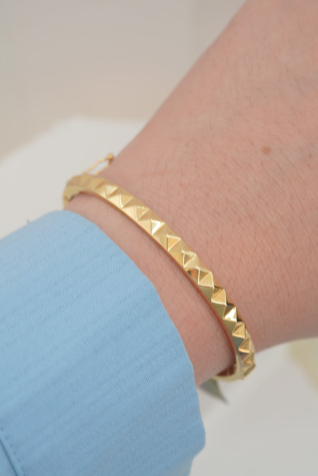 14k Bangle - Closed Reflection
