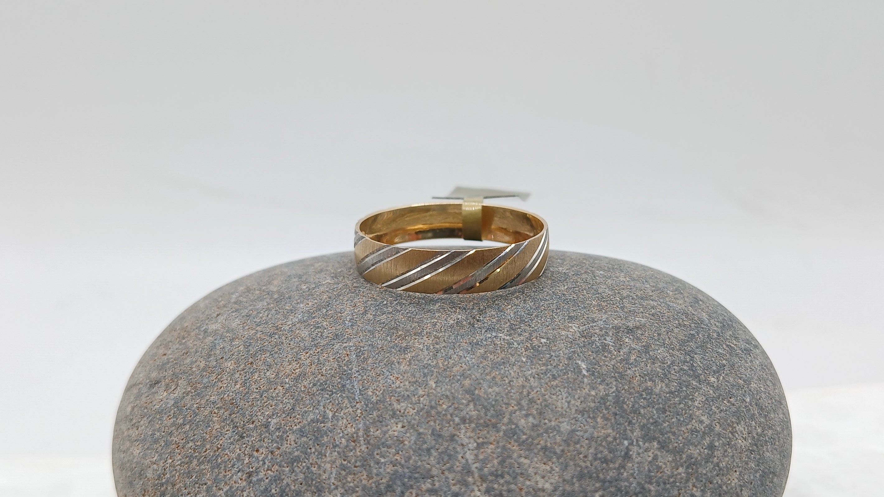 14k Alliance Ring - Shiny Love
