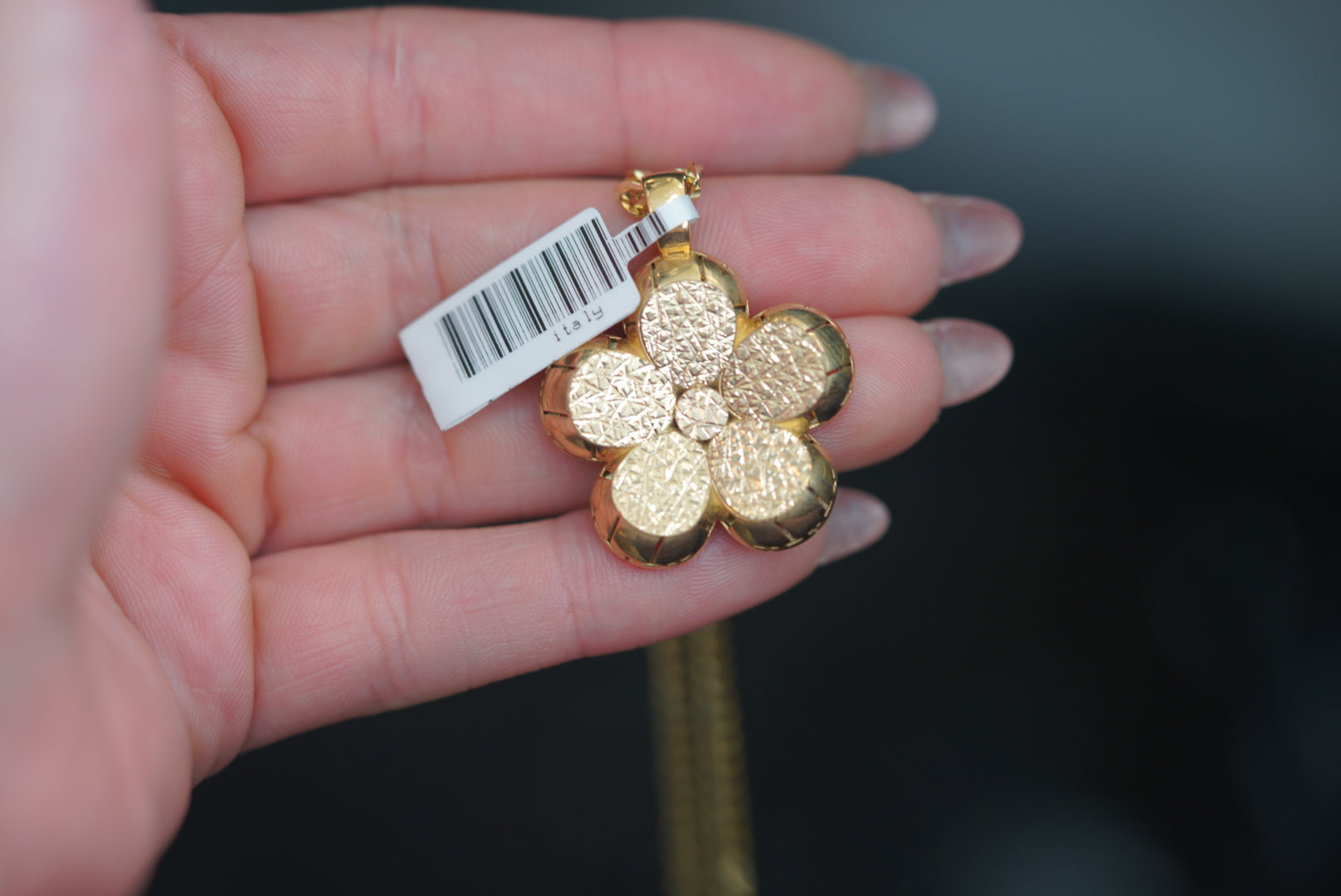 10k Pendant - Shiny Flower