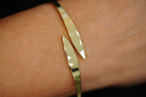 14k Gold Leaves Bangle Bracelet