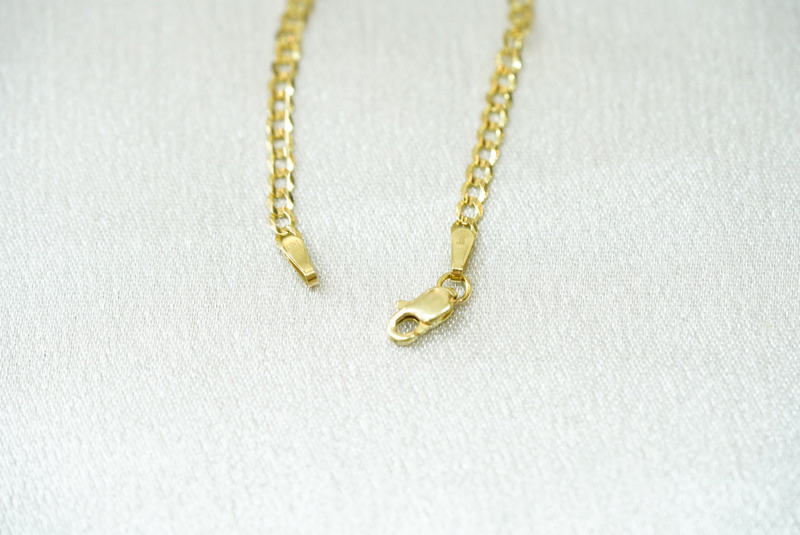 10k Diamond Cut Chain - Delicate & Timeless
