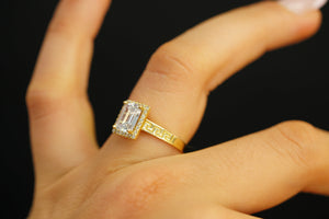 10k Rectangle Crystal Abstract Design Engagement Ring