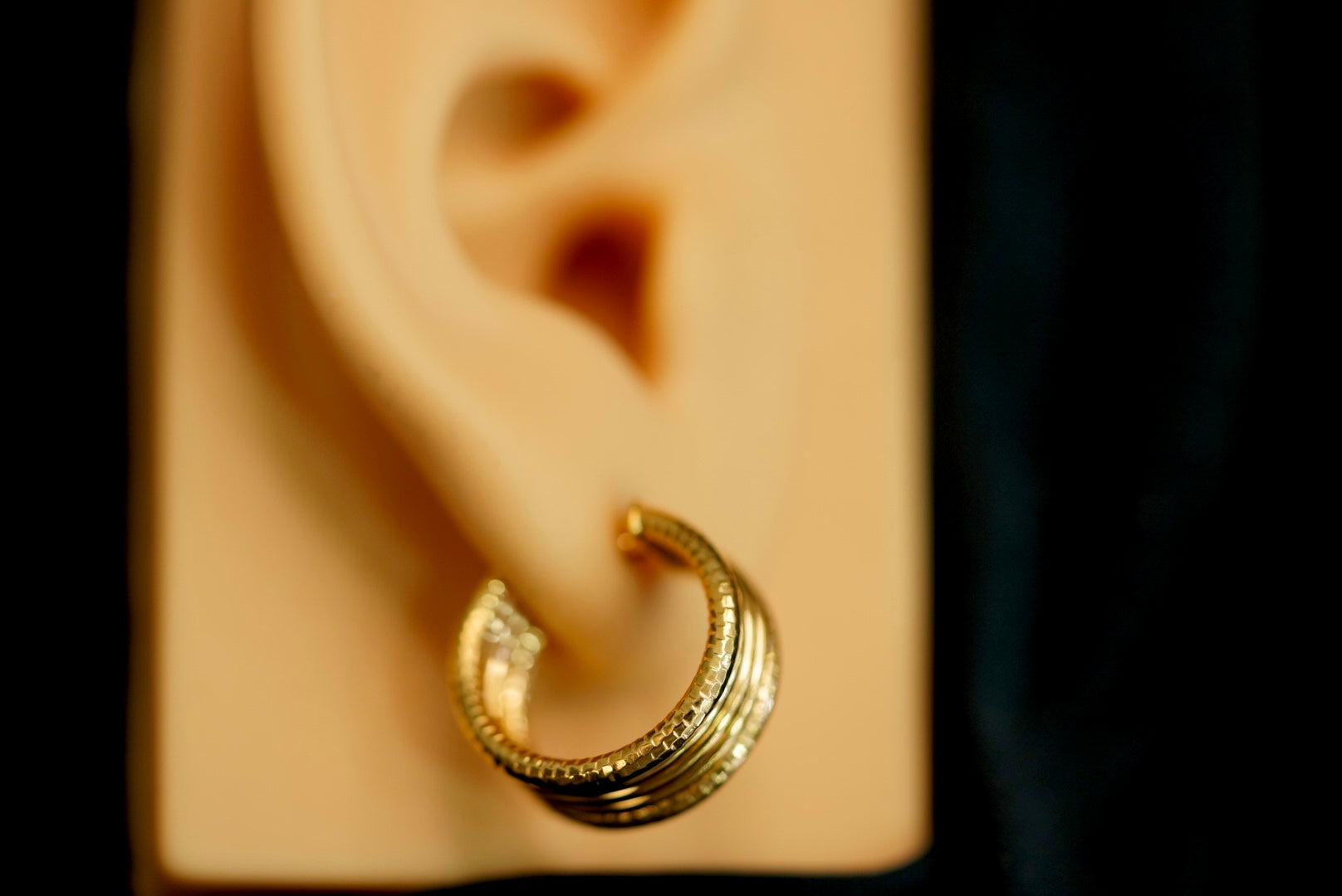 14k Wheel Hoop Earring