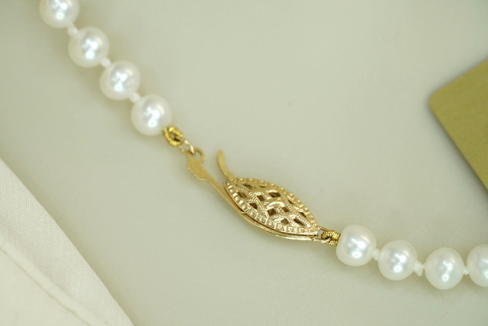 14k Pearls Necklace