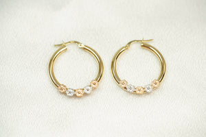 14k Three Gold Flowers Hoop