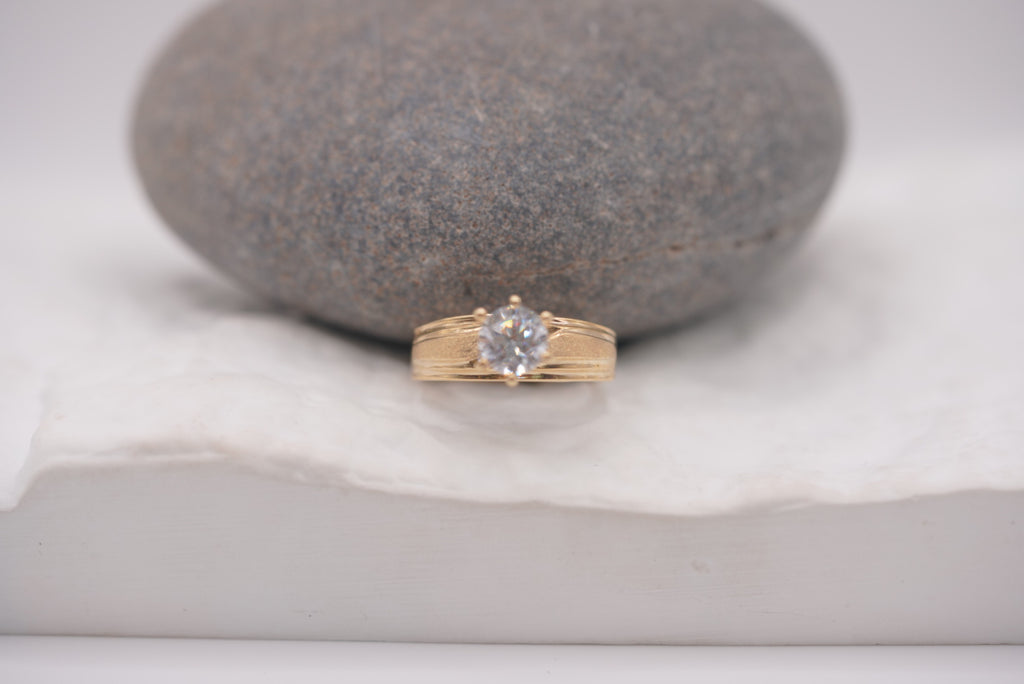 14k Engagement Ring - Classic Love