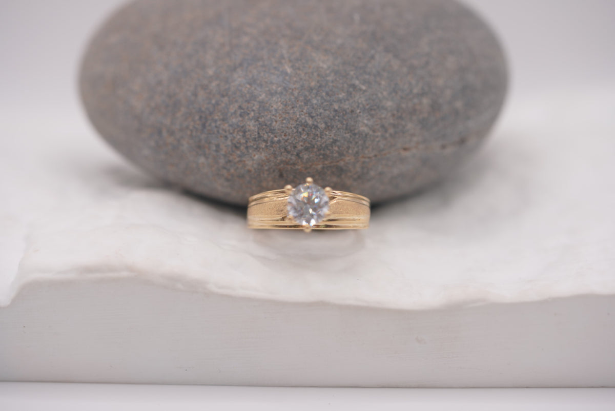 14k Engagement Ring - Classic Love