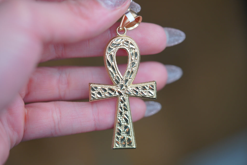 10k Pendant - Unique Cross