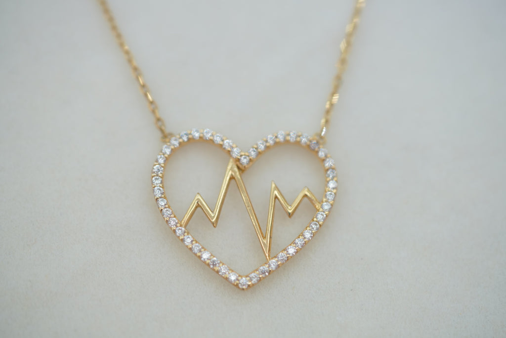 10k Women’s Necklace - Beating Heart