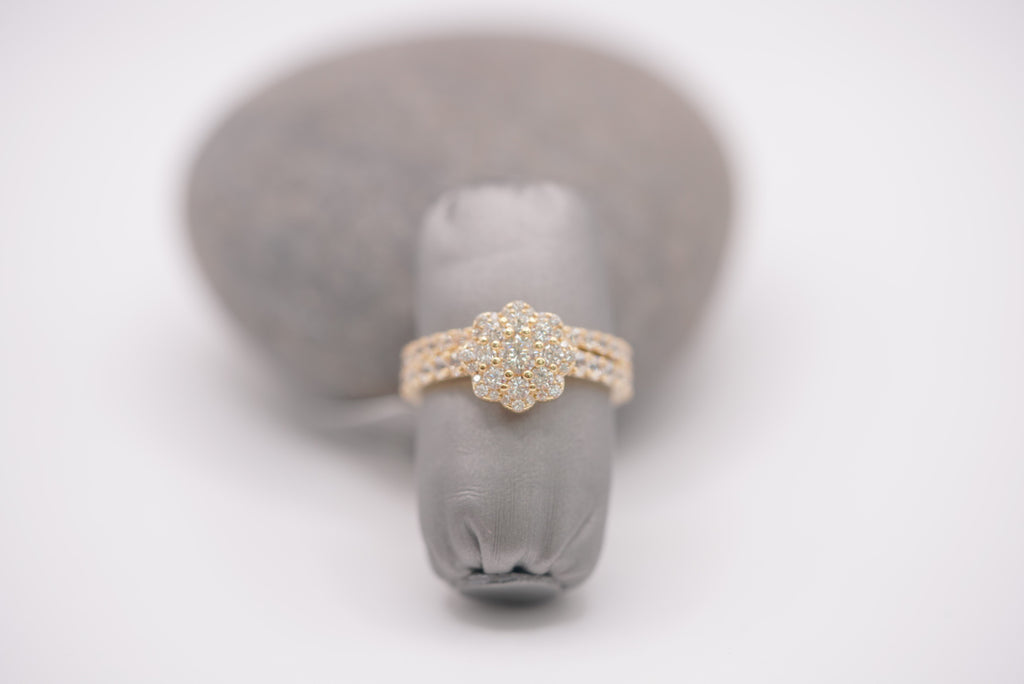 10k Engagement Rings - Duo Flower