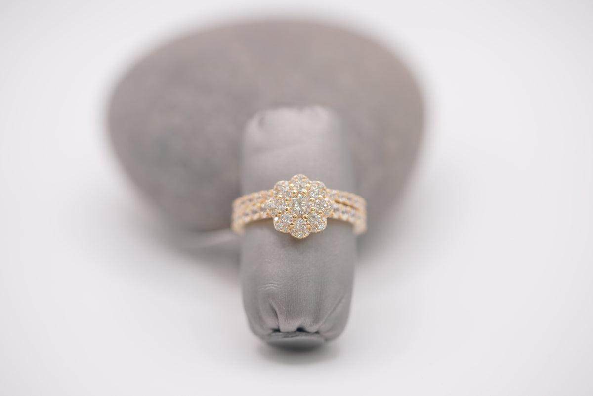 10k Engagement Rings - Duo Flower