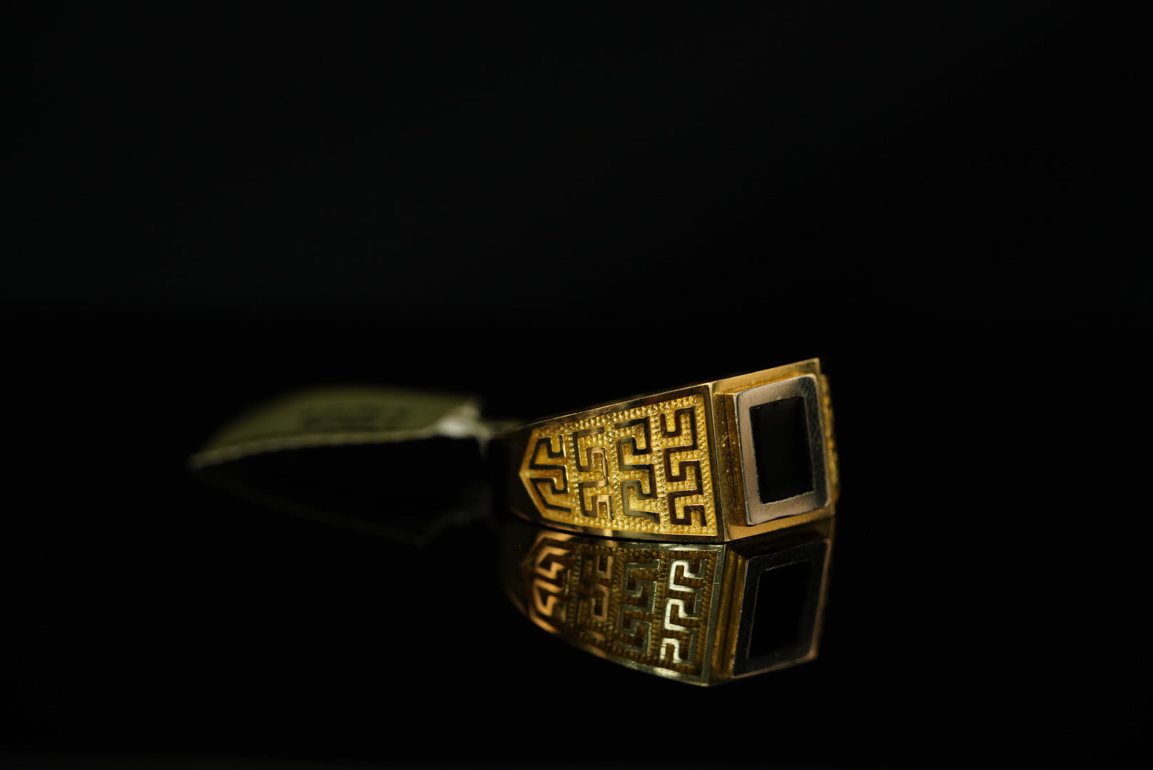 14k Black Stone White and Gold Ring