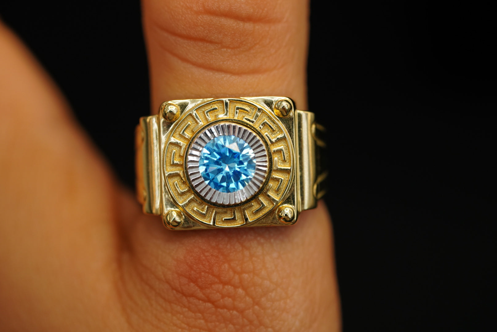 14k Aqua Circle Ring