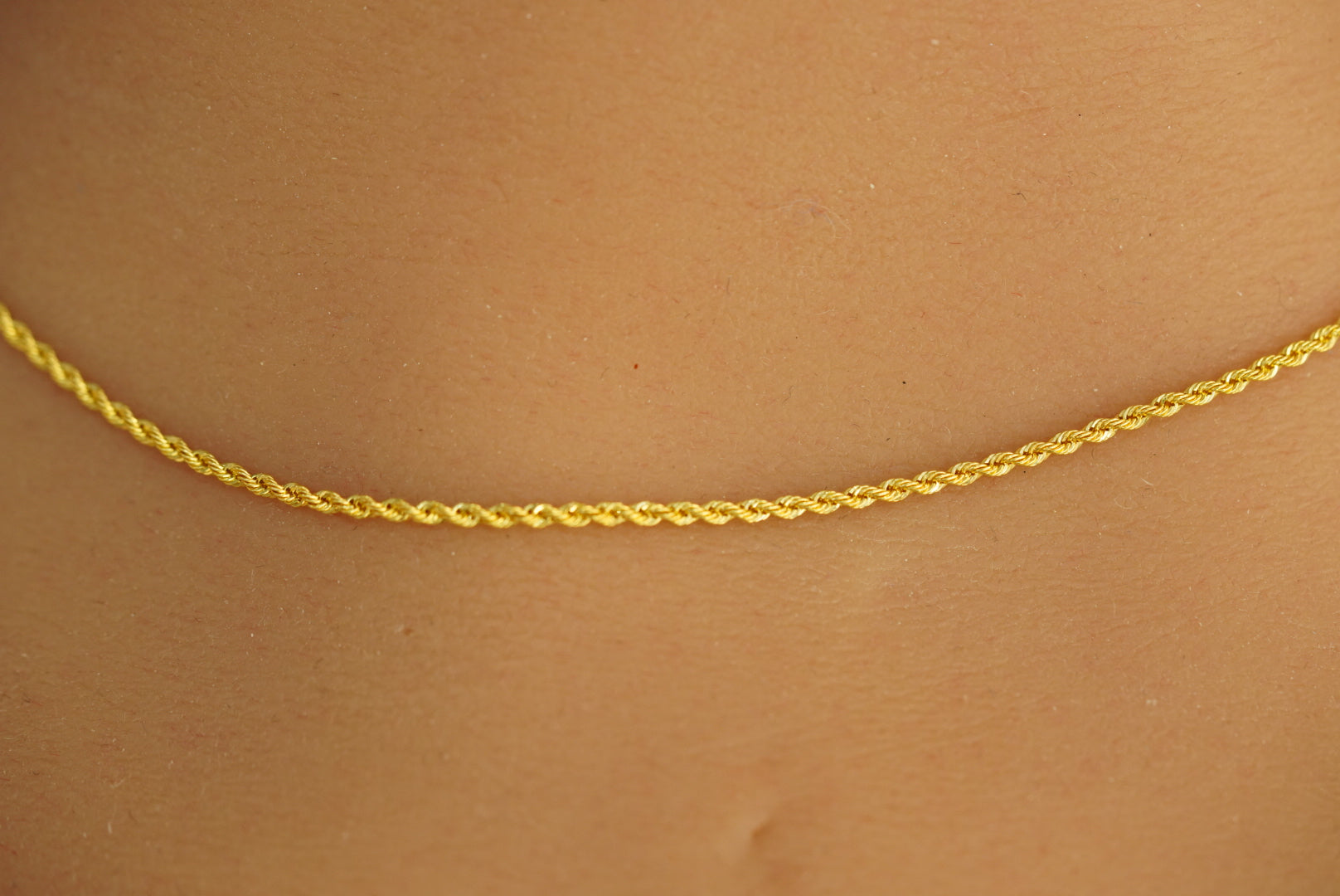 18k Rope Chain with Round Pendant