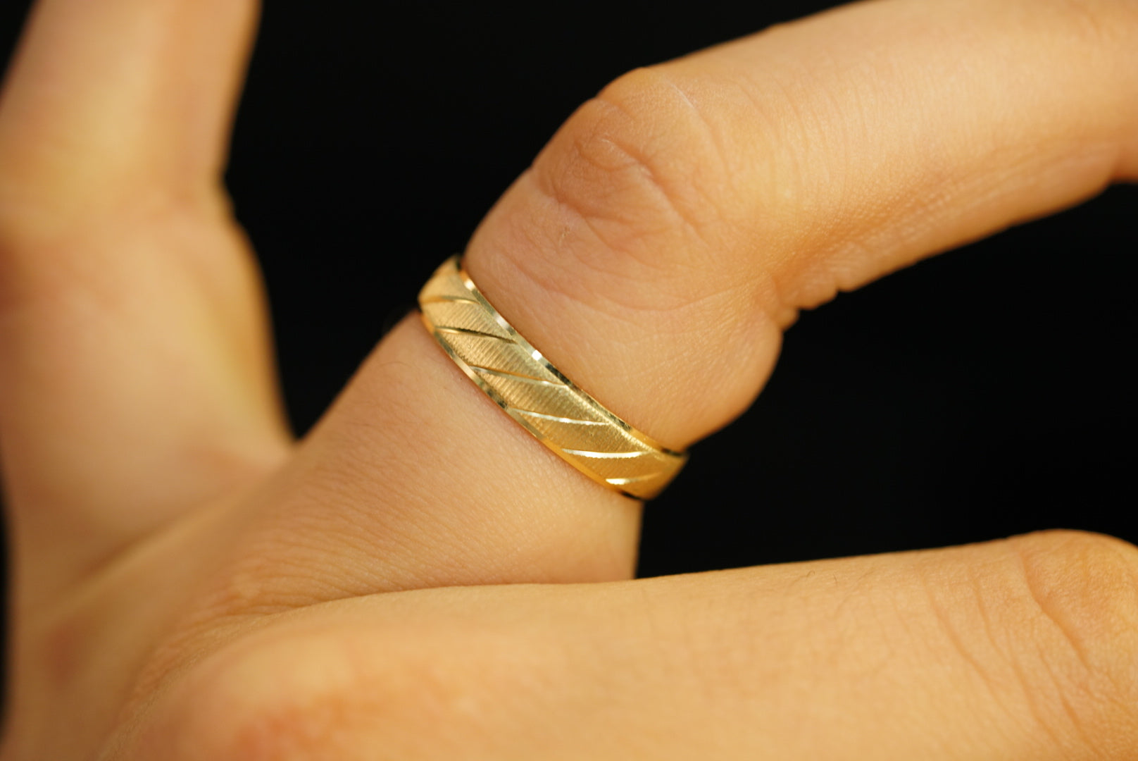 14k Lines Band Ring