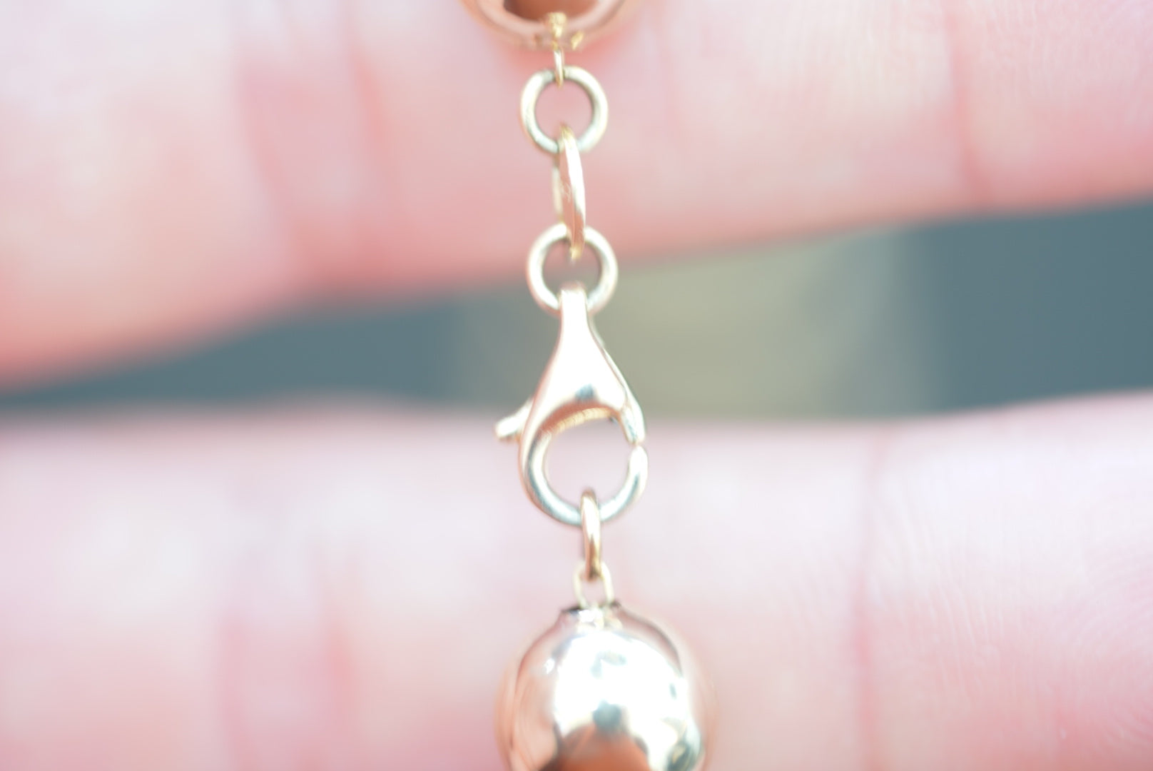 10k Necklace - Elegant Spheres