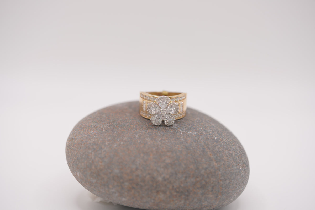 14k Women’s Ring - Crystal Flower