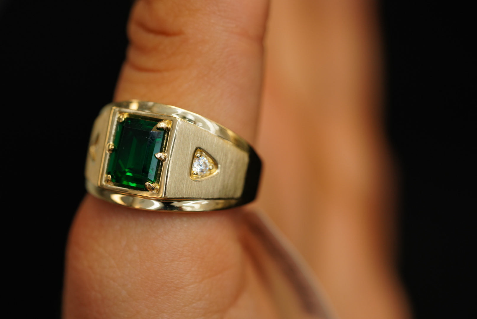 14k Green Square Ring