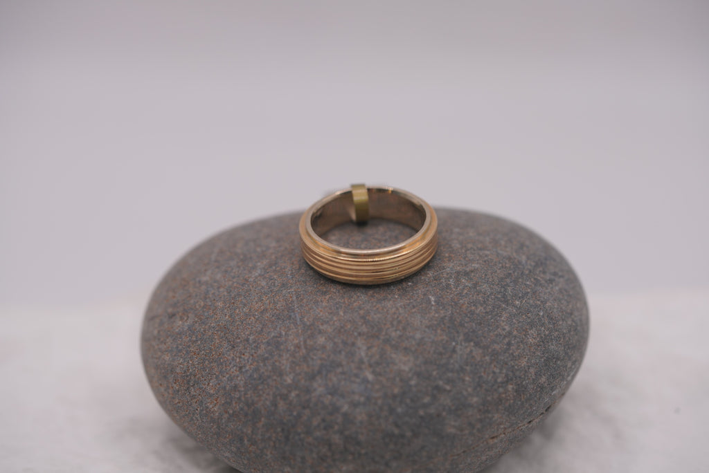 14k Alliance Ring - Sleek Design