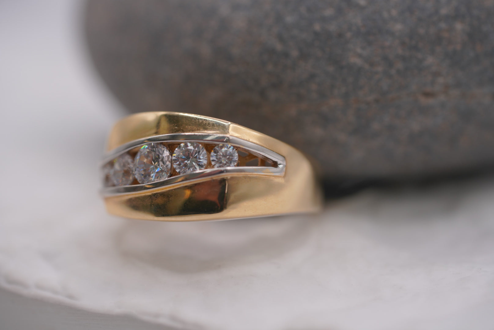 14k Alliance Ring - Majestic Piece