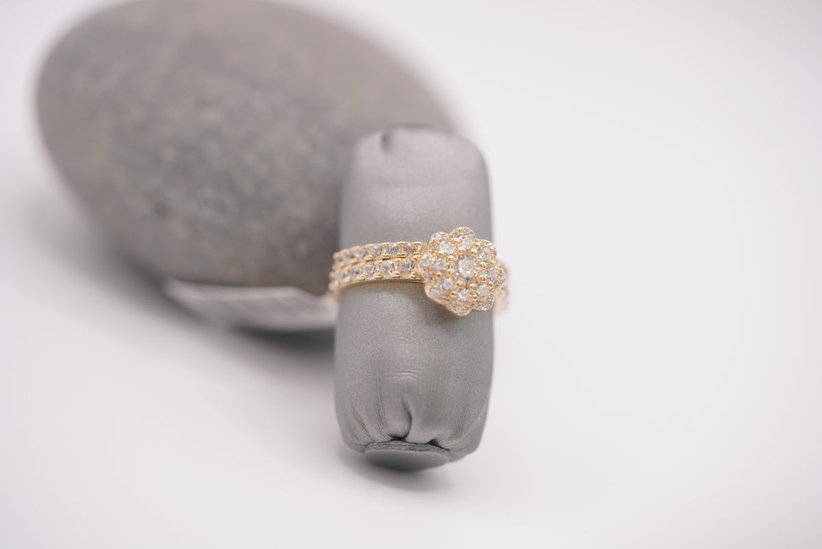 10k Engagement Rings - Duo Flower