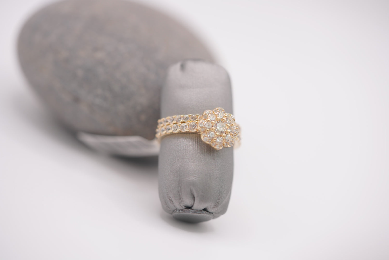 10k Engagement Rings - Duo Flower