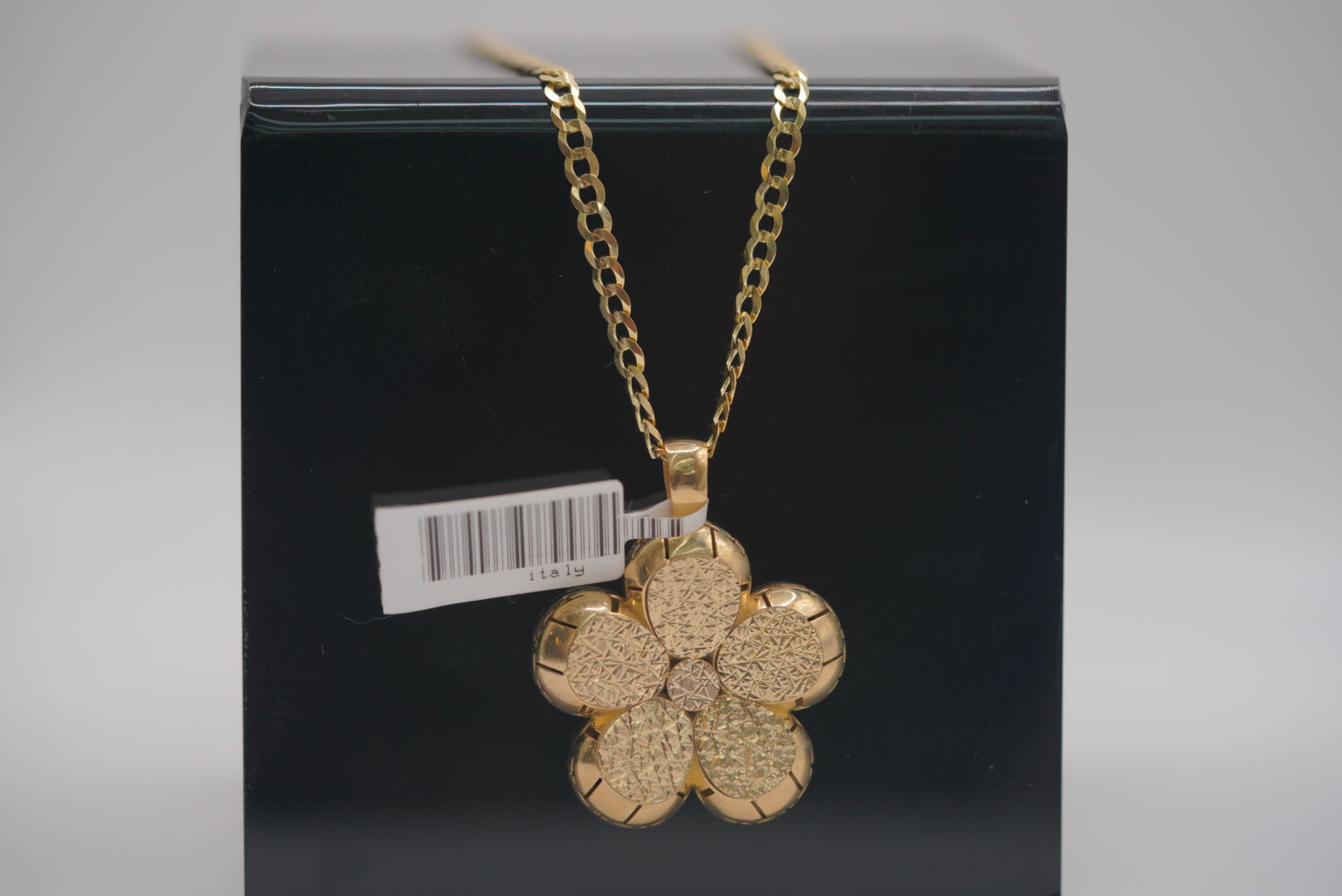 10k Pendant - Shiny Flower