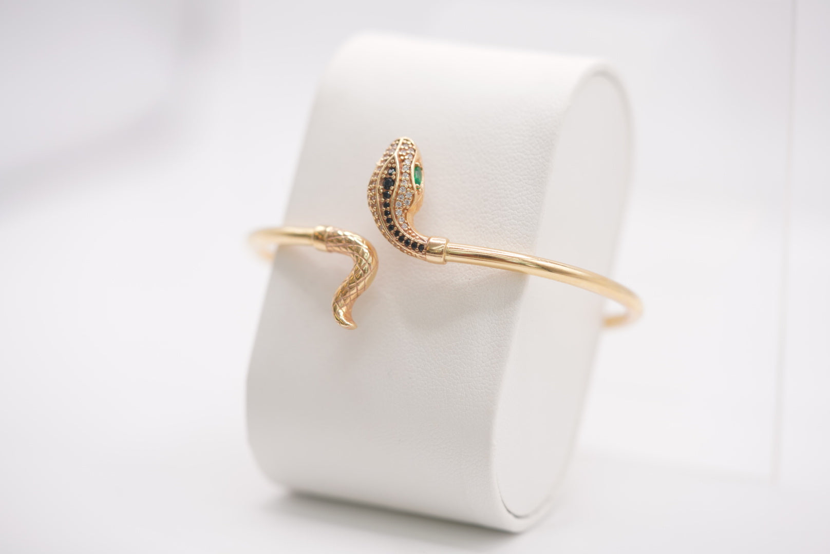 14k Women’s Bracelet - Snake Catch